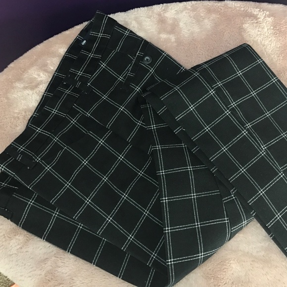 GAP Black and White Plaid Capri pants - Picture 1 of 3
